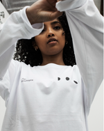 Load image into Gallery viewer, FAY WILDHAGEN HVIT LEAVE ME TO THE MOON LONGSLEEVE
